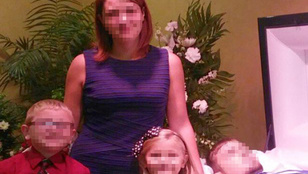 Bizarr: halott férje mellett pózolt gyerekeivel az anya