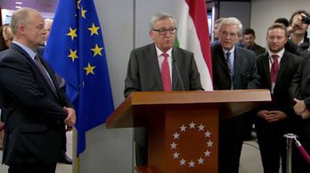 Juncker stand-upolt Horn Gyula szobrának avatásán