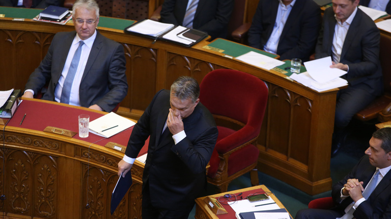 Orbán beletapos a gázba
