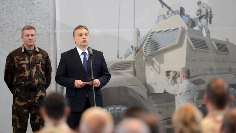 Orbán megtisztítja a Honvédelmi Minszériumot Hende embereitől