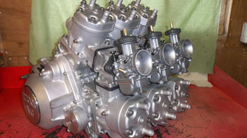 1200 köbcentis, V6-os kétütemű motort épített a tuningmágus