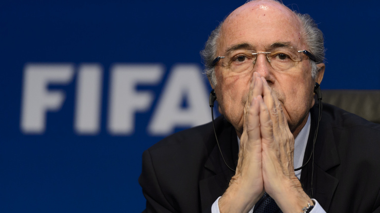 Blattert faggatja a svájci főügyész, eljárást indítottak ellene