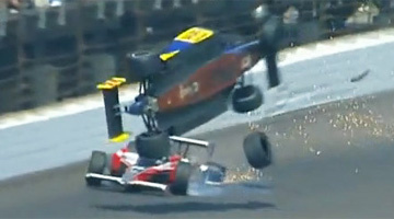 Horrorbaleset az Indy 500-on
